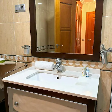 Evans Realty Bj Terraza&garaje&3 Habs&2 Baños Vélez